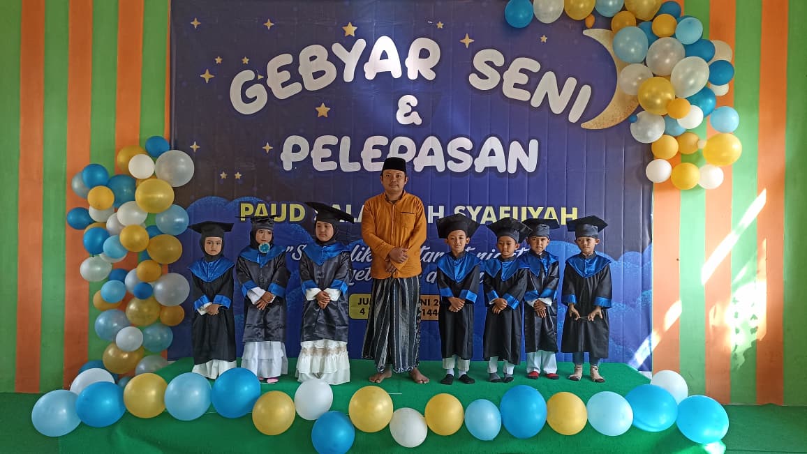 Prosesi Wisuda Yayasan Manarut Tauhid Jawa Timur